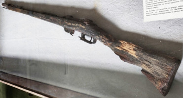 Foto entsorgtes Gewehr